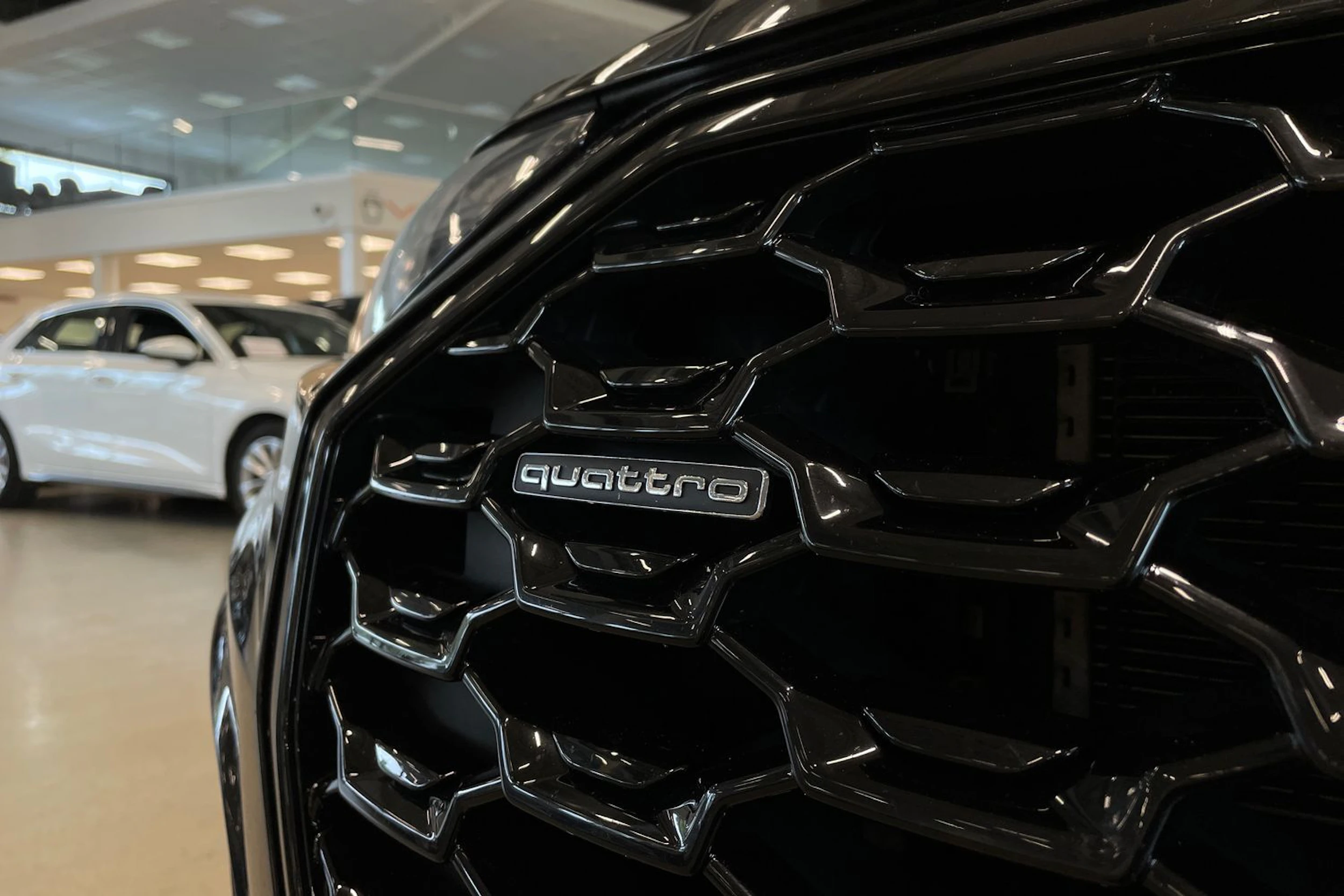 musta Audi Q5 2023 kuva 39.