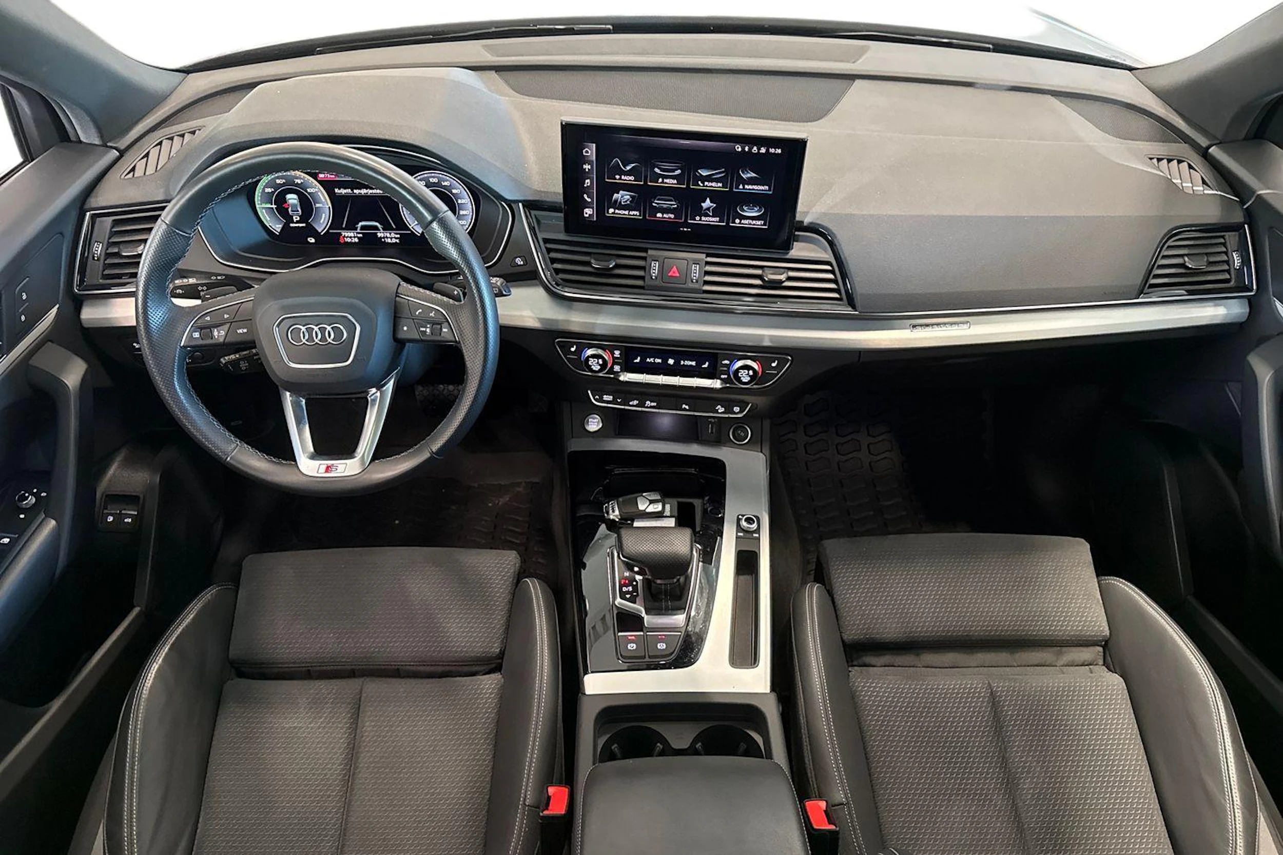met. musta Audi Q5 2023 kuva 7.
