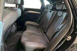 met. musta Audi Q5 2023 kuva 8.