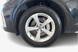 met. musta Audi Q5 2023 kuva 9.