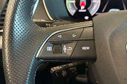 met. musta Audi Q5 2023 kuva 12.