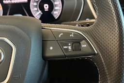 met. musta Audi Q5 2023 kuva 13.