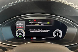 met. musta Audi Q5 2023 kuva 16.