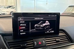 met. musta Audi Q5 2023 kuva 21.