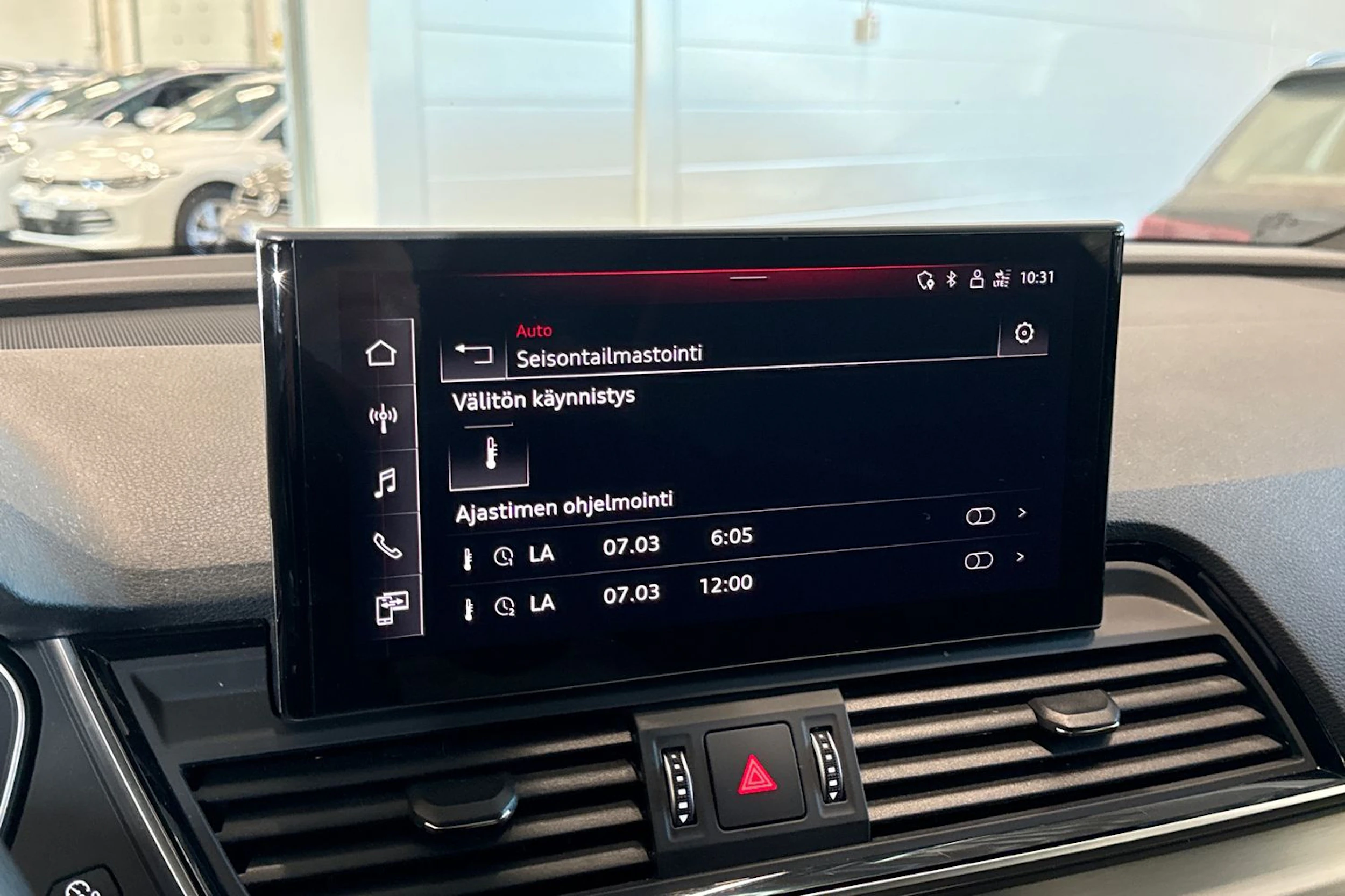 met. musta Audi Q5 2023 kuva 22.