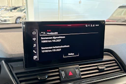 met. musta Audi Q5 2023 kuva 23.