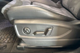 met. musta Audi Q5 2023 kuva 26.