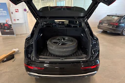 met. musta Audi Q5 2023 kuva 27.