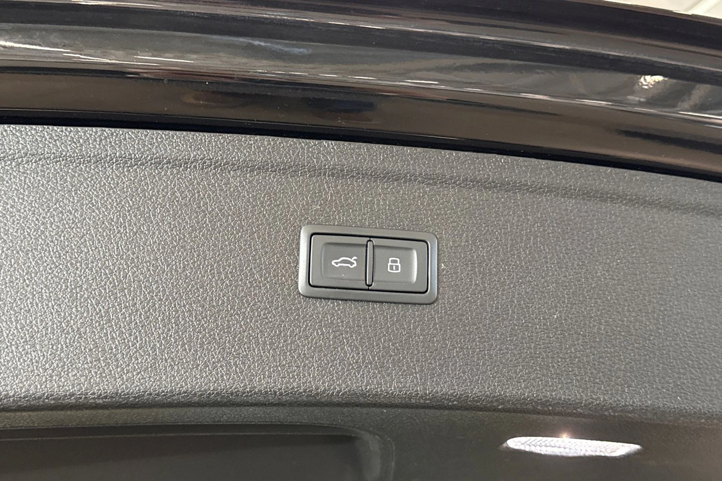 met. musta Audi Q5 2023 kuva 28.