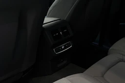 sininen Audi Q5 2023 kuva 14.