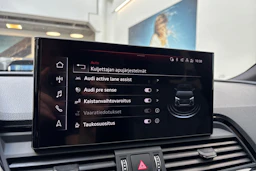 sininen Audi Q5 2023 kuva 24.