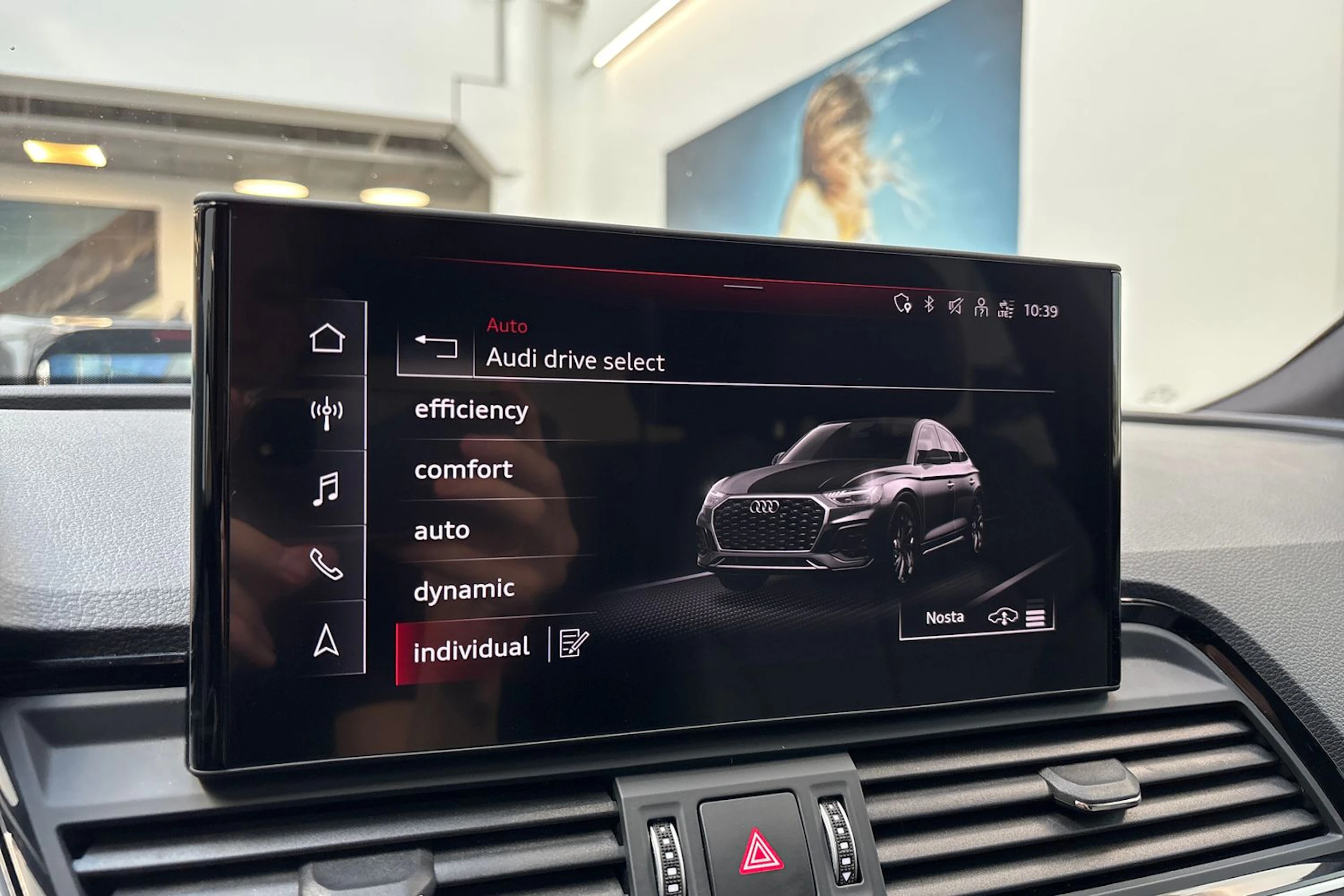 sininen Audi Q5 2023 kuva 26.