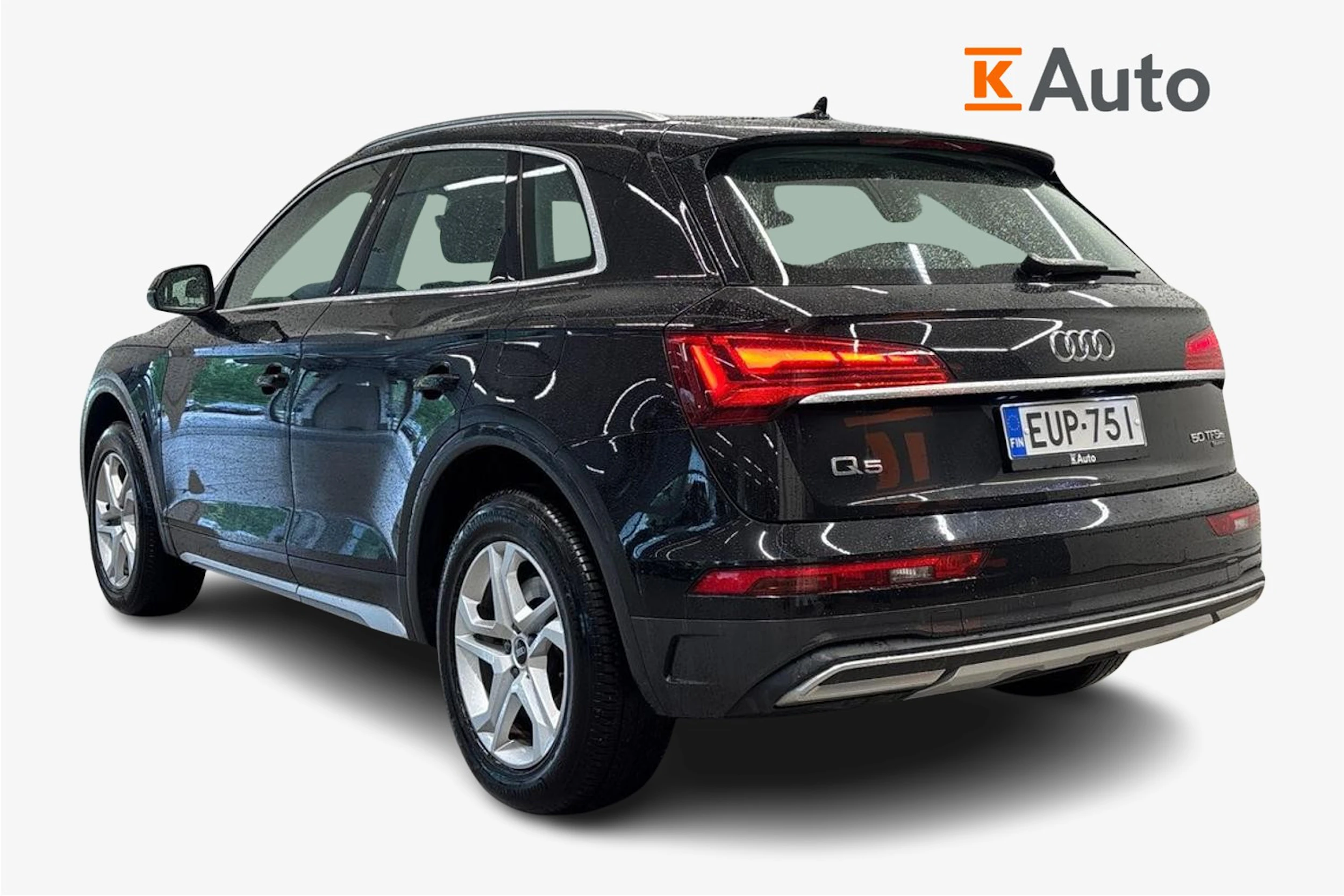 musta Audi Q5 2023 kuva 2.