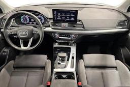 musta Audi Q5 2023 kuva 7.