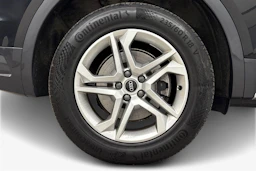 musta Audi Q5 2023 kuva 9.