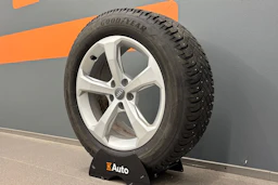 musta Audi Q5 2023 kuva 10.