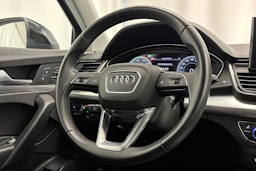 musta Audi Q5 2023 kuva 14.