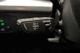 musta Audi Q5 2023 kuva 17.