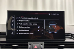 musta Audi Q5 2023 kuva 21.