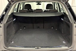 musta Audi Q5 2023 kuva 25.