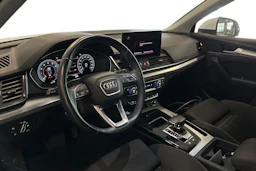 valkoinen Audi Q5 2023 kuva 3.