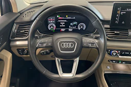 musta Audi Q5 2023 kuva 16.