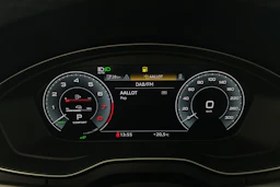 musta Audi Q5 2023 kuva 17.