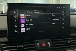 musta Audi Q5 2023 kuva 22.