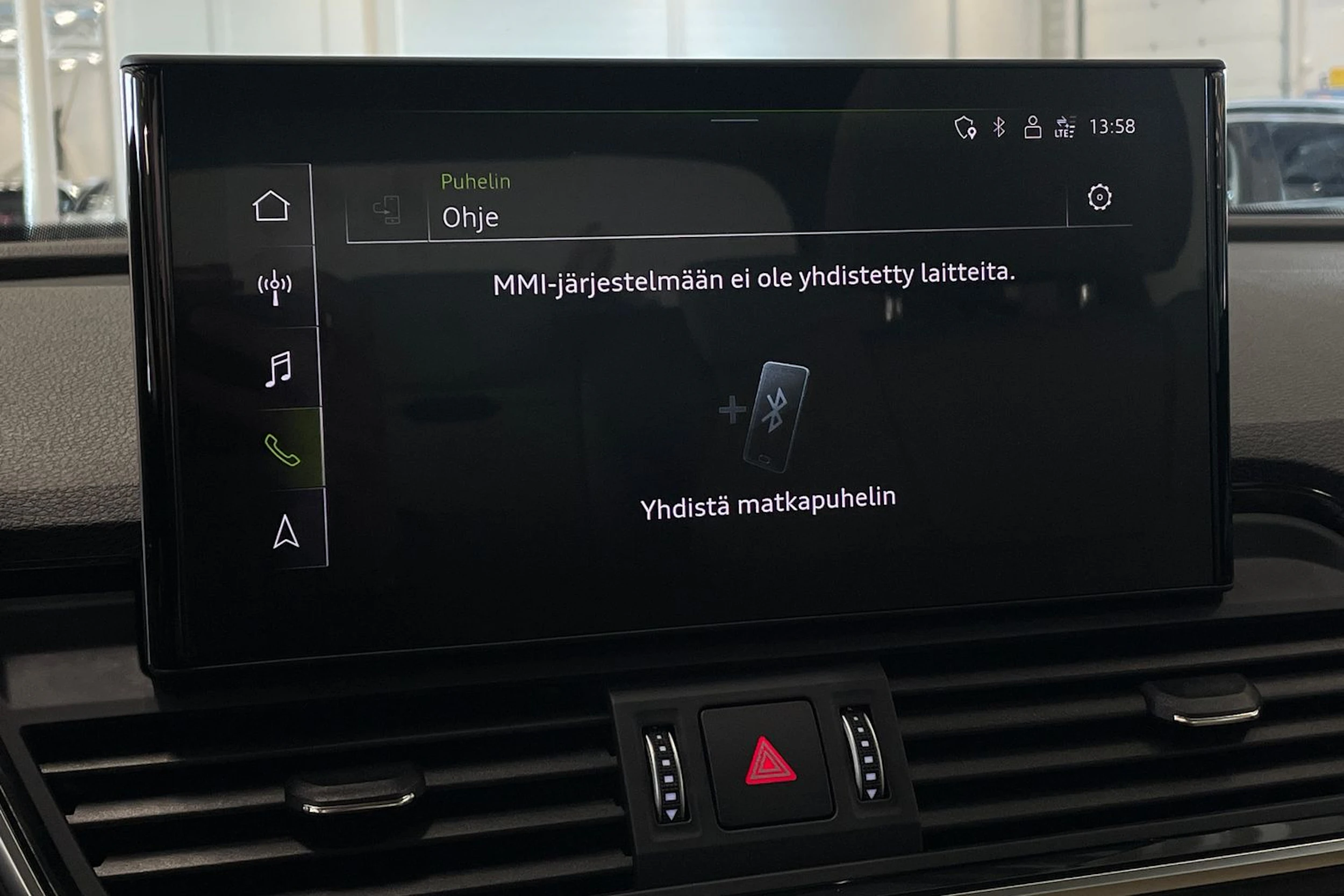 musta Audi Q5 2023 kuva 24.