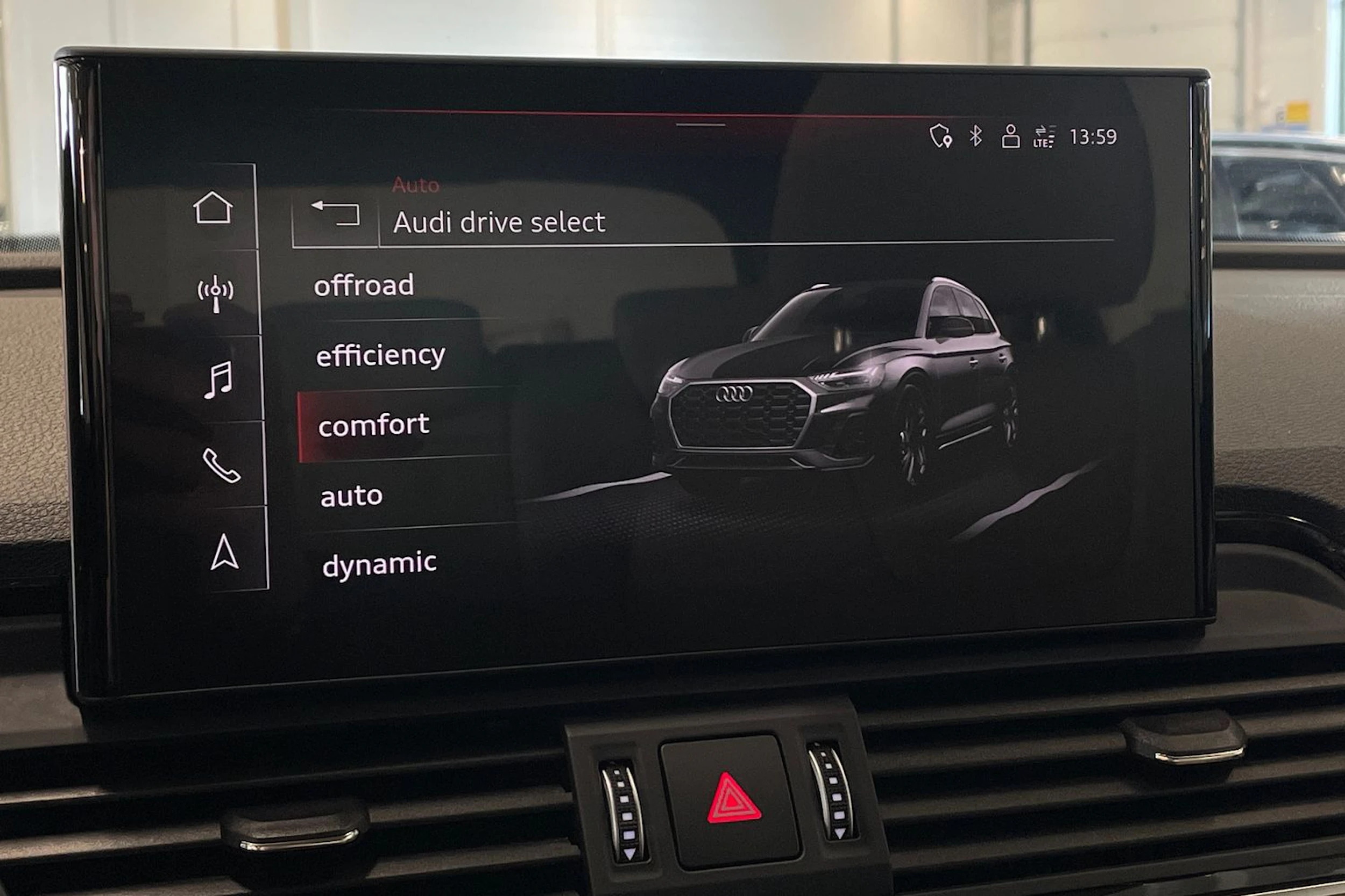 musta Audi Q5 2023 kuva 26.