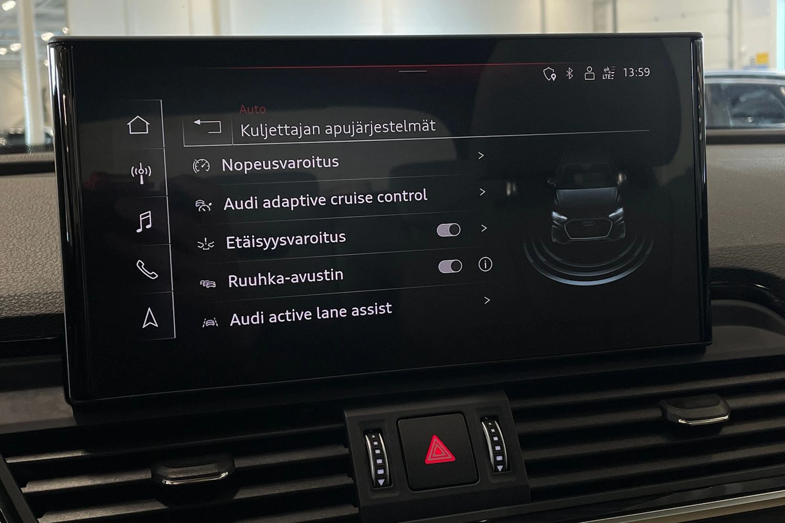 musta Audi Q5 2023 kuva 28.