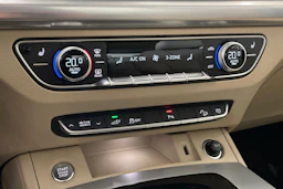 musta Audi Q5 2023 kuva 32.
