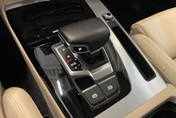 musta Audi Q5 2023 kuva 33.