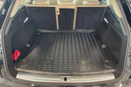 musta Audi Q5 2023 kuva 35.