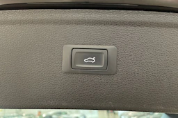 musta Audi Q5 2023 kuva 36.