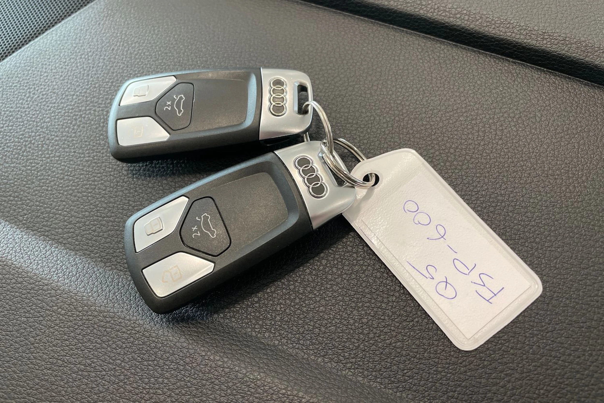 musta Audi Q5 2023 kuva 39.