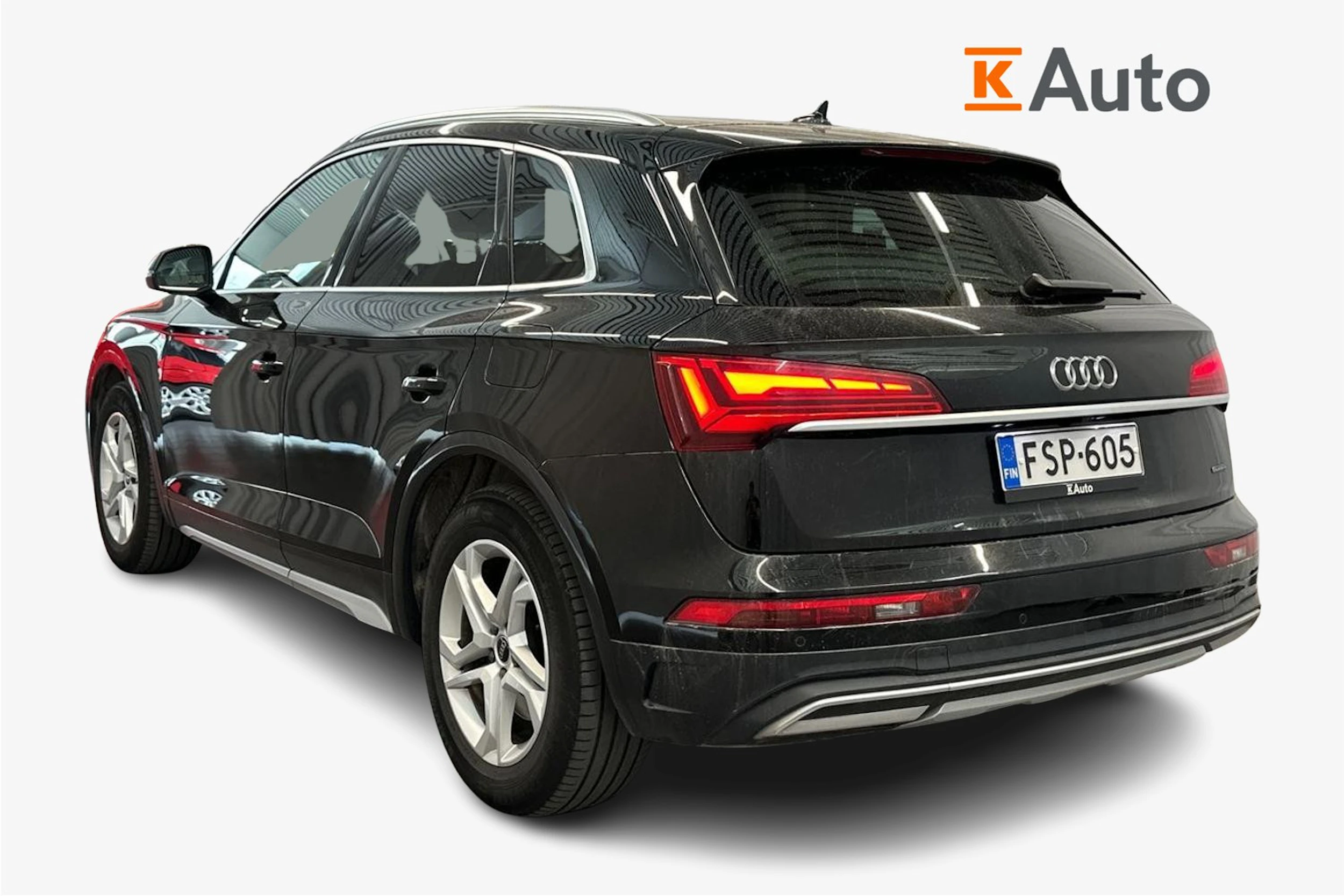 musta Audi Q5 2023 kuva 2.
