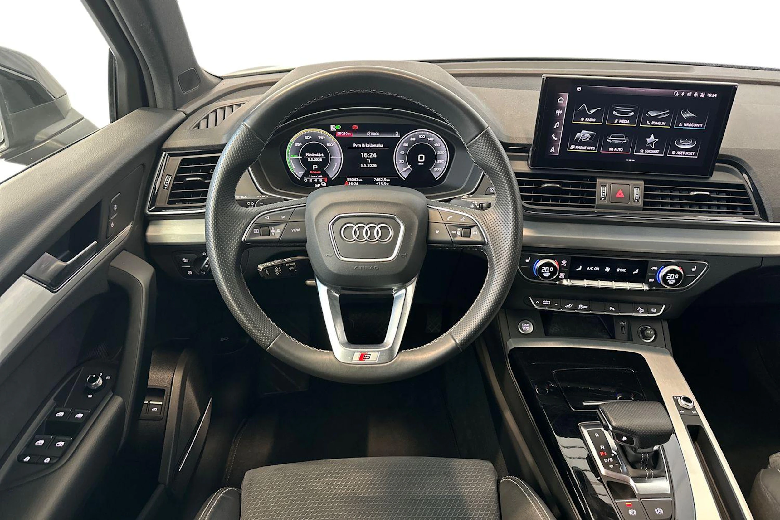 musta Audi Q5 2023 kuva 9.