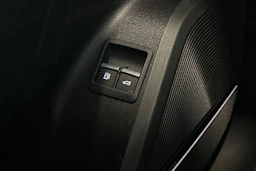 musta Audi Q5 2023 kuva 15.