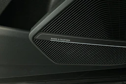 musta Audi Q5 2023 kuva 16.