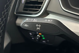 musta Audi Q5 2023 kuva 18.