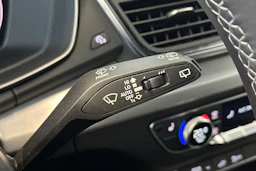 musta Audi Q5 2023 kuva 21.