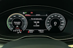 musta Audi Q5 2023 kuva 22.