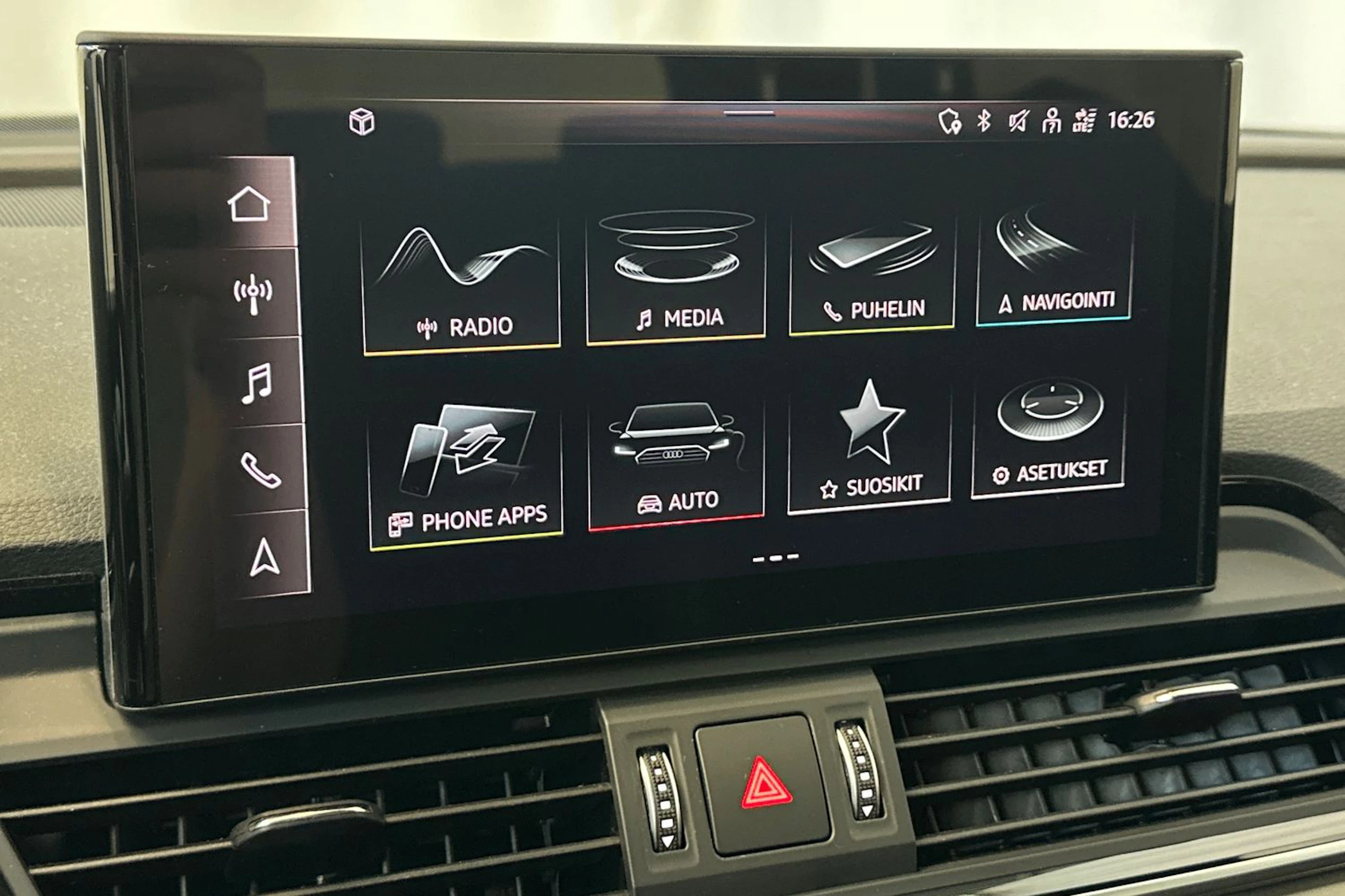 musta Audi Q5 2023 kuva 23.