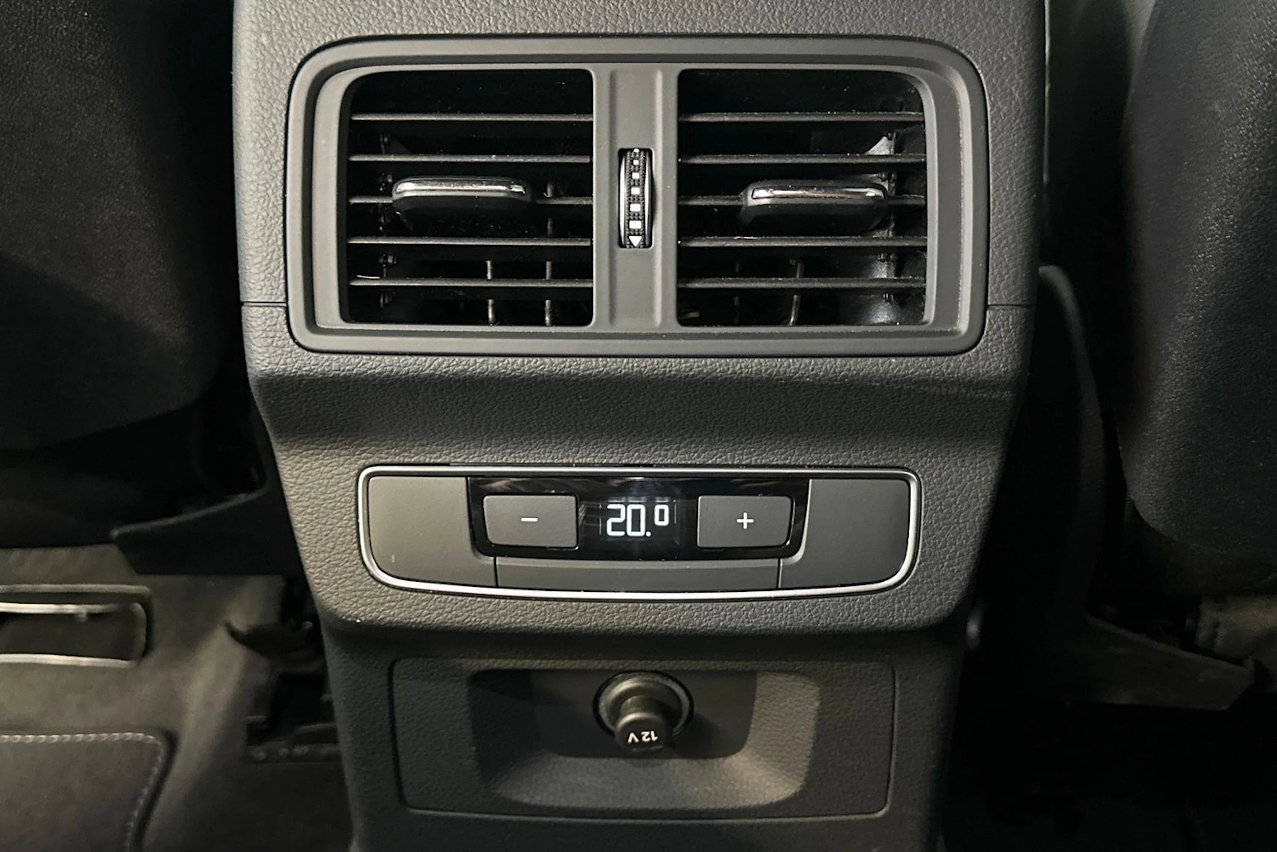 musta Audi Q5 2023 kuva 31.