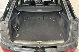 musta Audi Q5 2023 kuva 32.