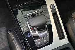 musta Audi Q5 2023 kuva 44.