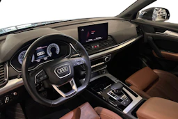 sininen Audi Q5 2023 kuva 8.