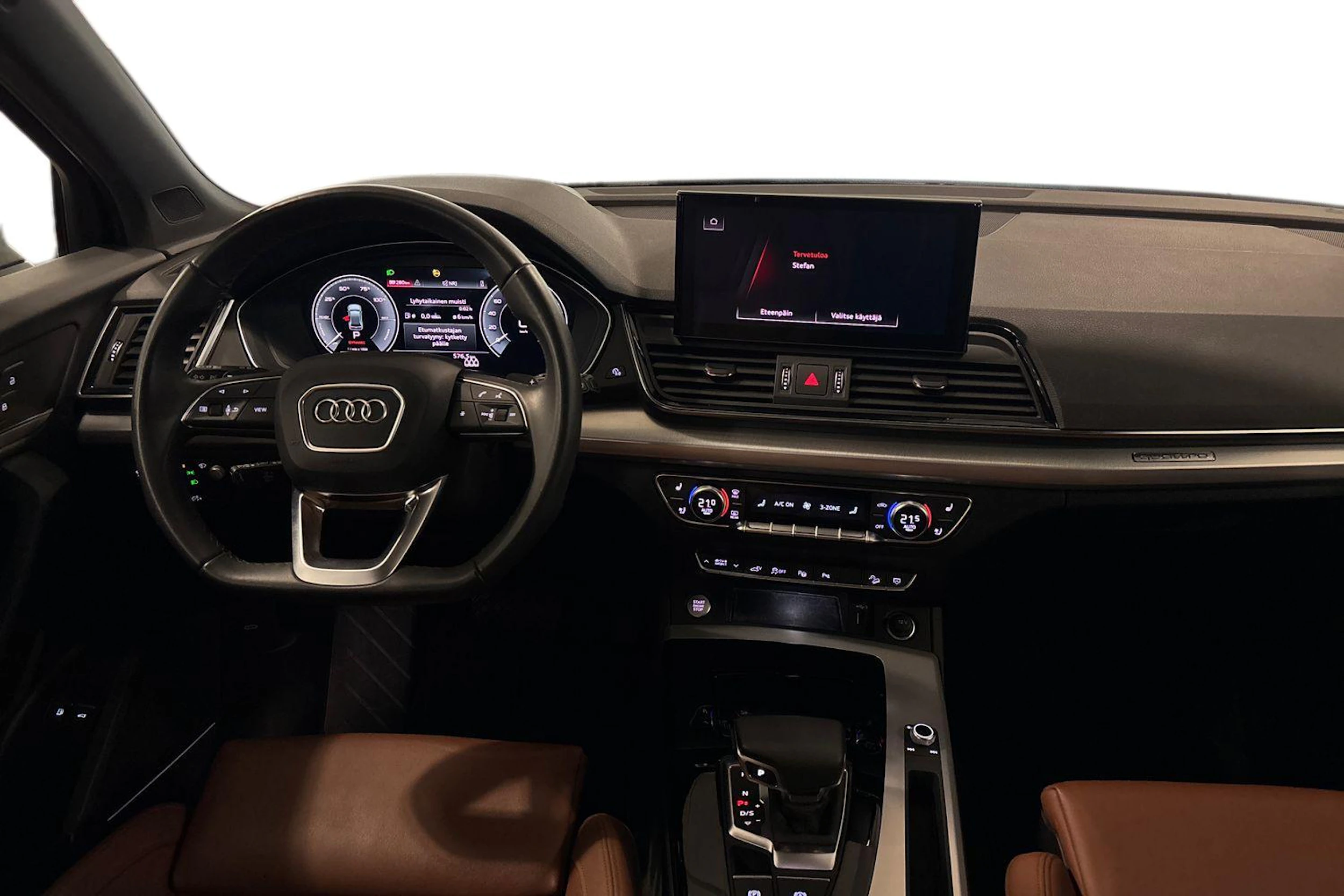 sininen Audi Q5 2023 kuva 9.