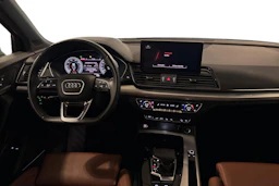 sininen Audi Q5 2023 kuva 9.